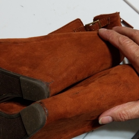 Brechelle's Rust Suede Ankle Strap Zip Wedge 9 M - Picture 7 of 7